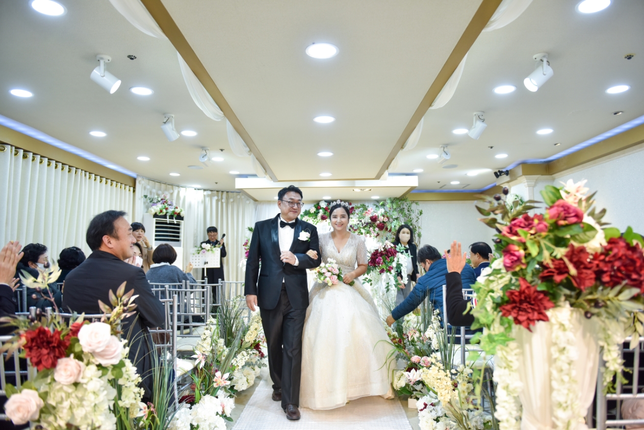 /user/s/simplewedding/editor/2212/04788f3278f4740af766a60d1234a36b_1671041737_0937.jpg 이미지크게보기