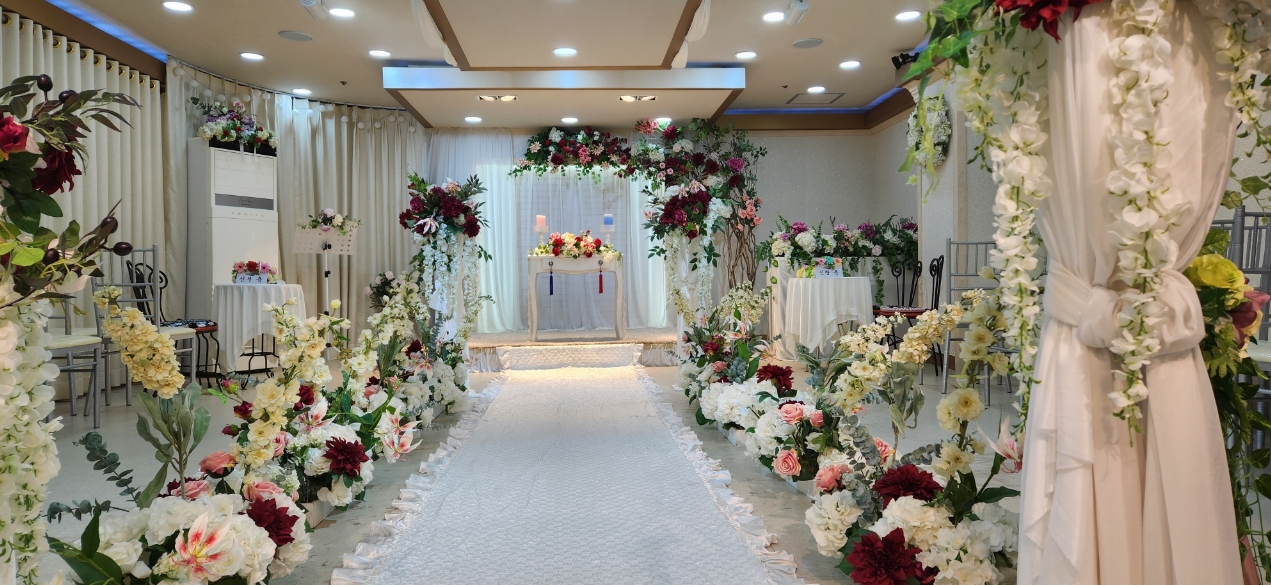 /user/s/simplewedding/editor/2301/93bd73c108d041de0c50aa55ea76a6f5_1672753916_6546.jpg 이미지크게보기