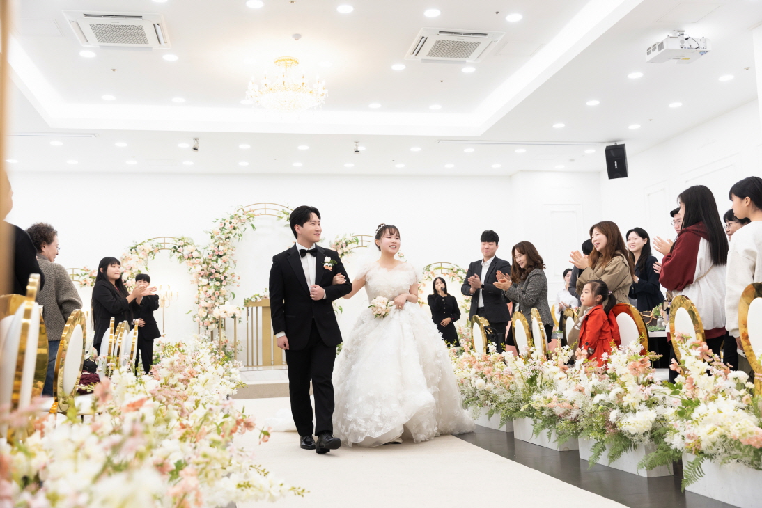 /user/s/simplewedding/editor/2506/3eaf427a7ad3ad5e6225428874538b7e_1749211353_4671.JPG 이미지크게보기